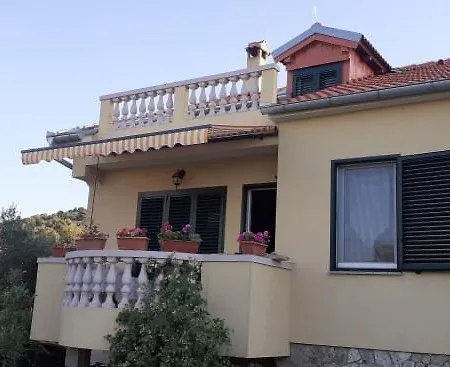 Apartman Kolona Tkon
