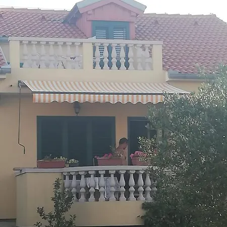 Apartman Kolona *