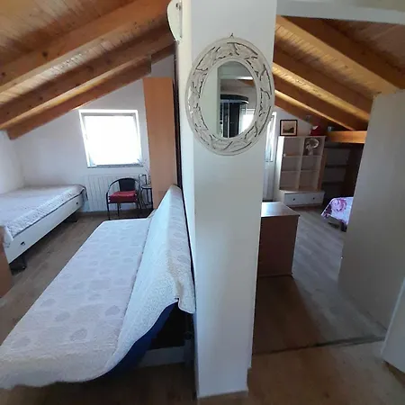 Kolona Apartman *