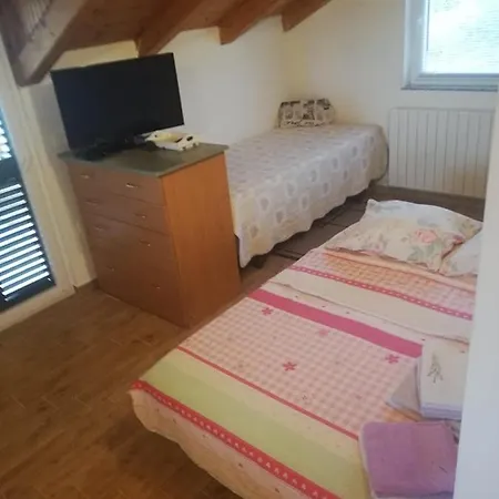 Kolona Apartman *