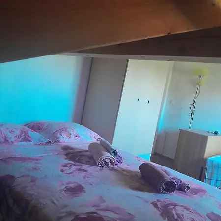 Kolona Apartman *