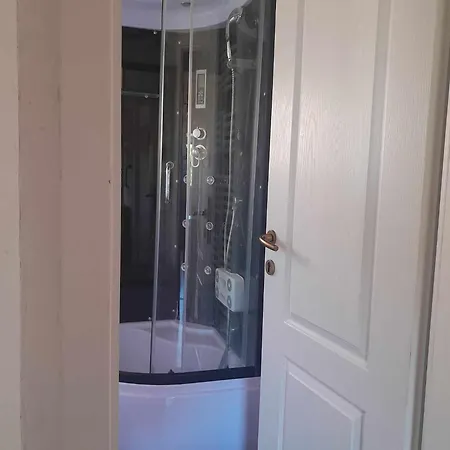 Kolona Apartman *